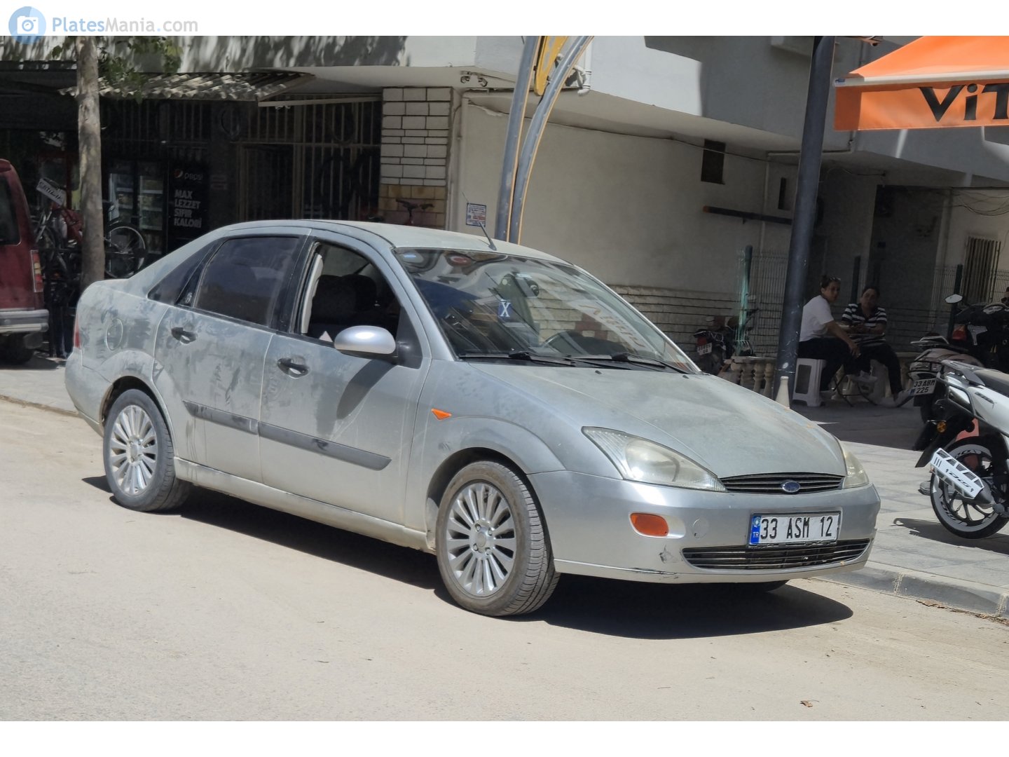 33 ASM 12, Ford Focus 1st gen Sedan (DFW; C170), 1998–2005 (–2008 for LATAM-market)