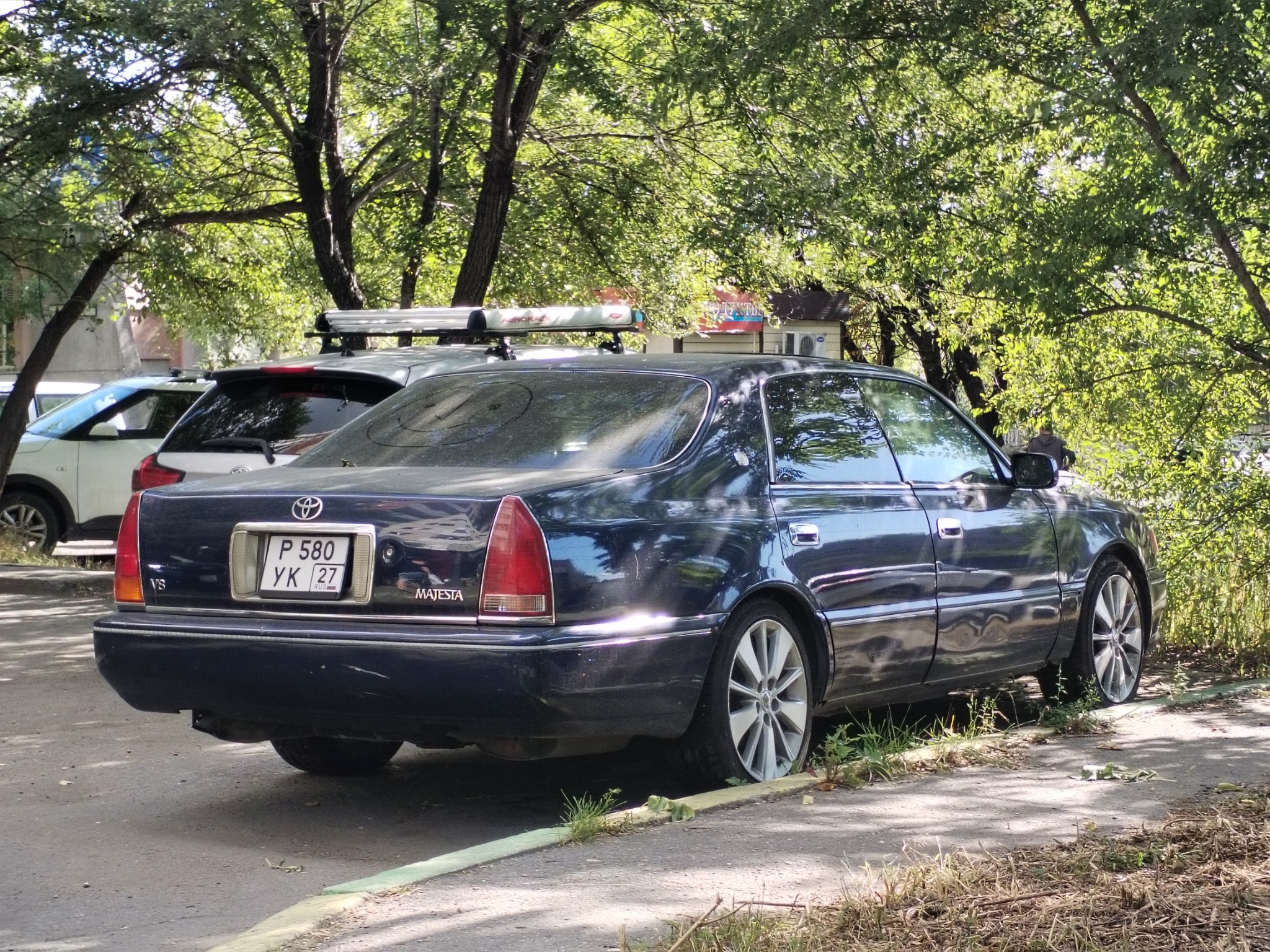 р 580 ук 27, Toyota Crown Majesta 2nd gen (S150), 1995–1999