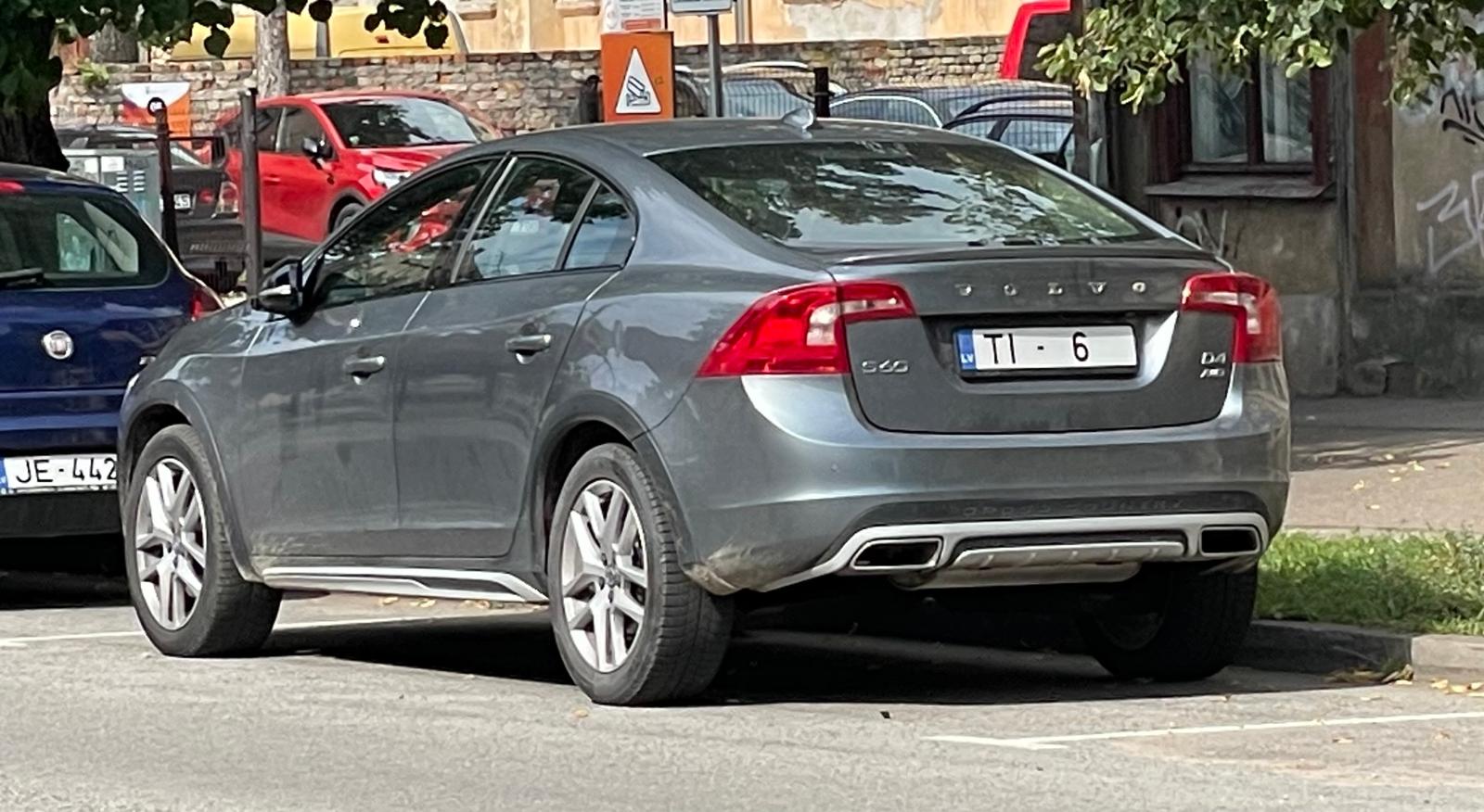 TI-6, Volvo S60 2nd gen Cross Country (134), 2015–2018