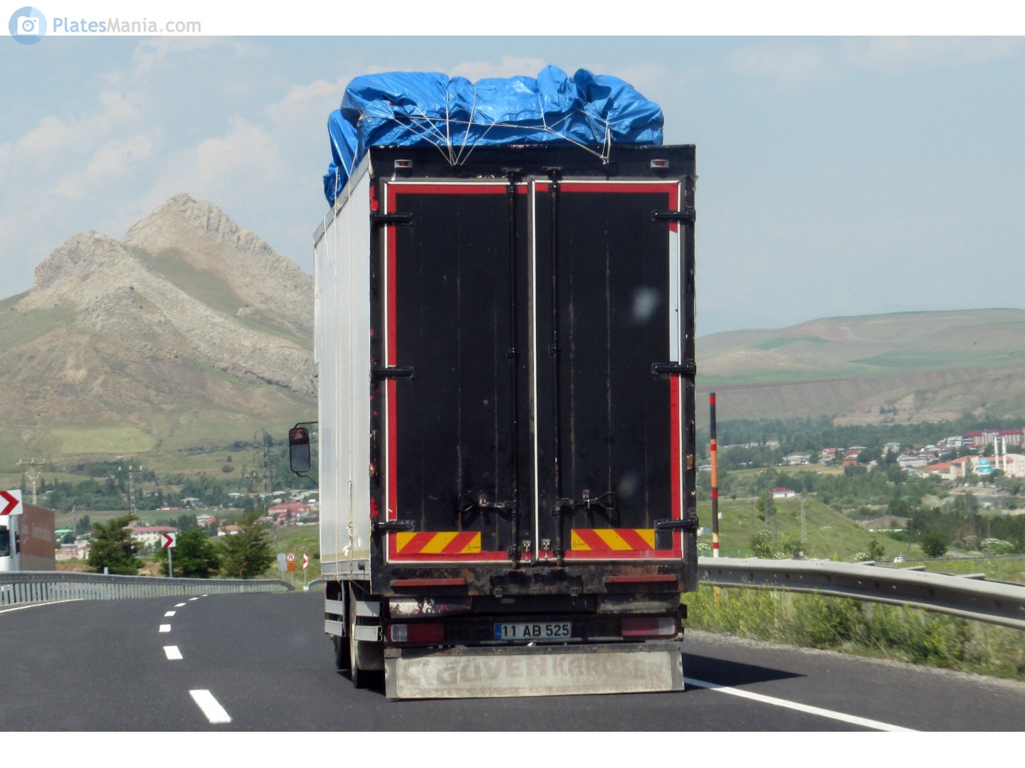 11 AB 525, Regular plates 