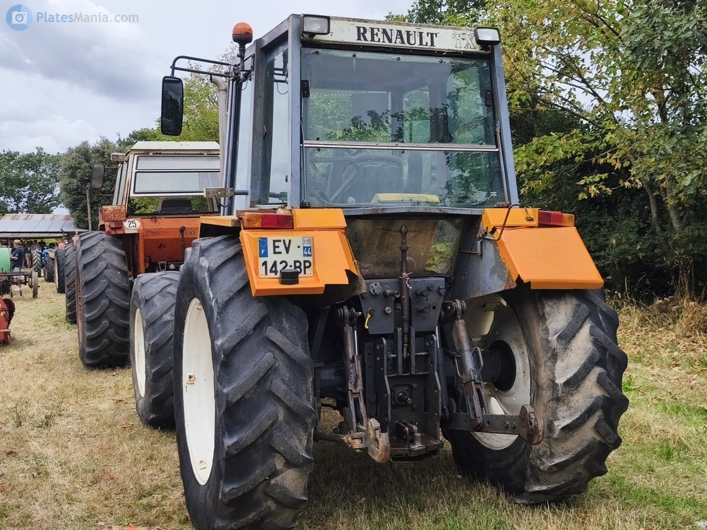 EV-142-BP, Renault 100-Series 
