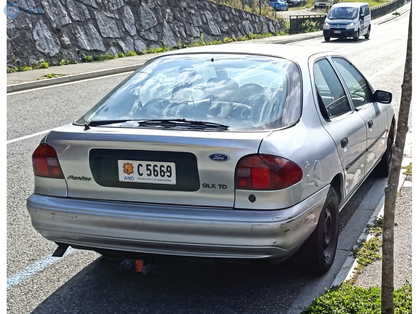 C 5669, Ford Mondeo 1st gen Sedan/Liftback (Mk1; CDW27), 1993–1996
