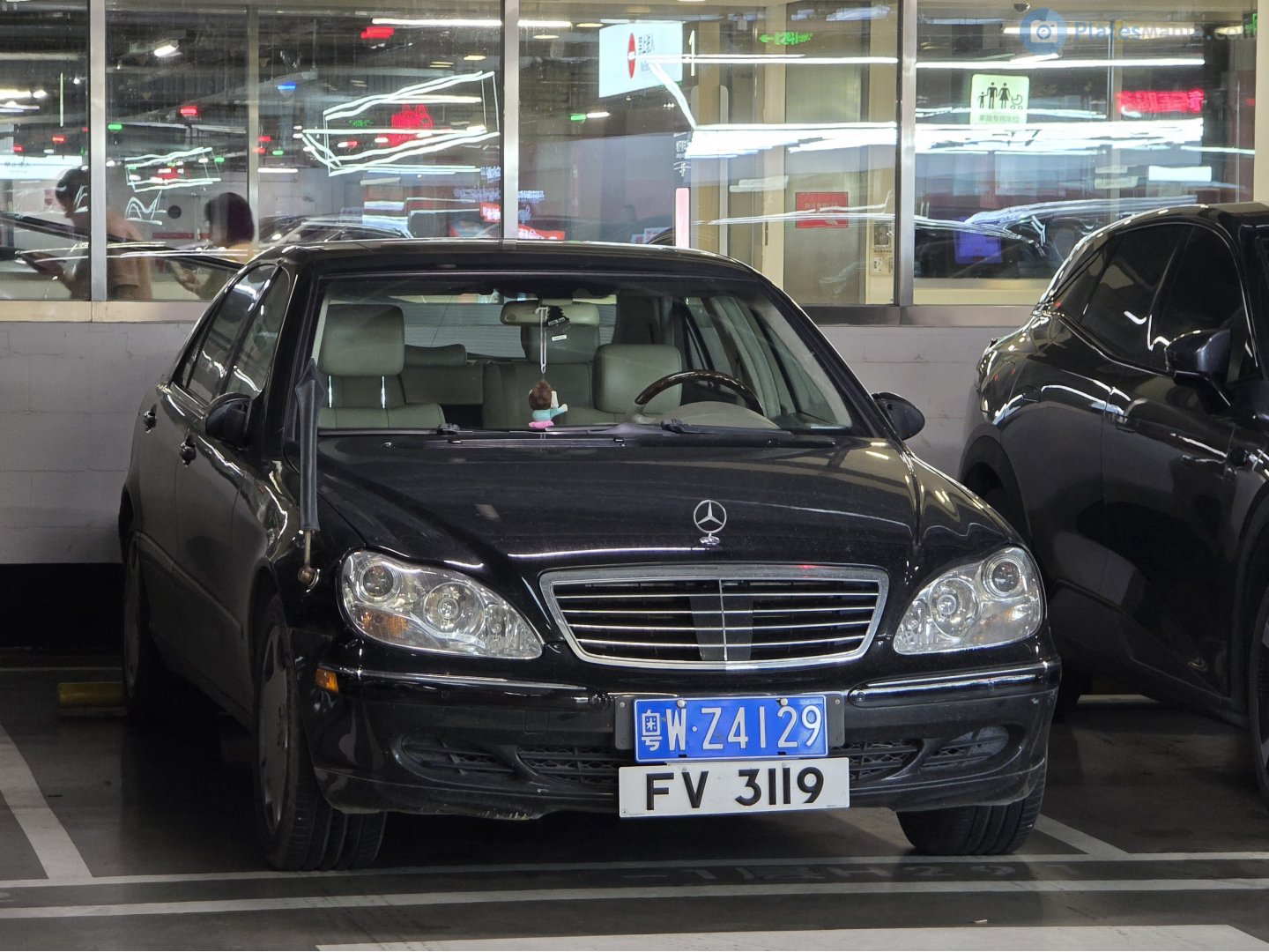 粤W·Z4129, Mercedes-Benz S-Klasse 6th gen (W220/V220), 1998–2005