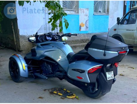 1889 ан 82, Can-Am Spyder RT
