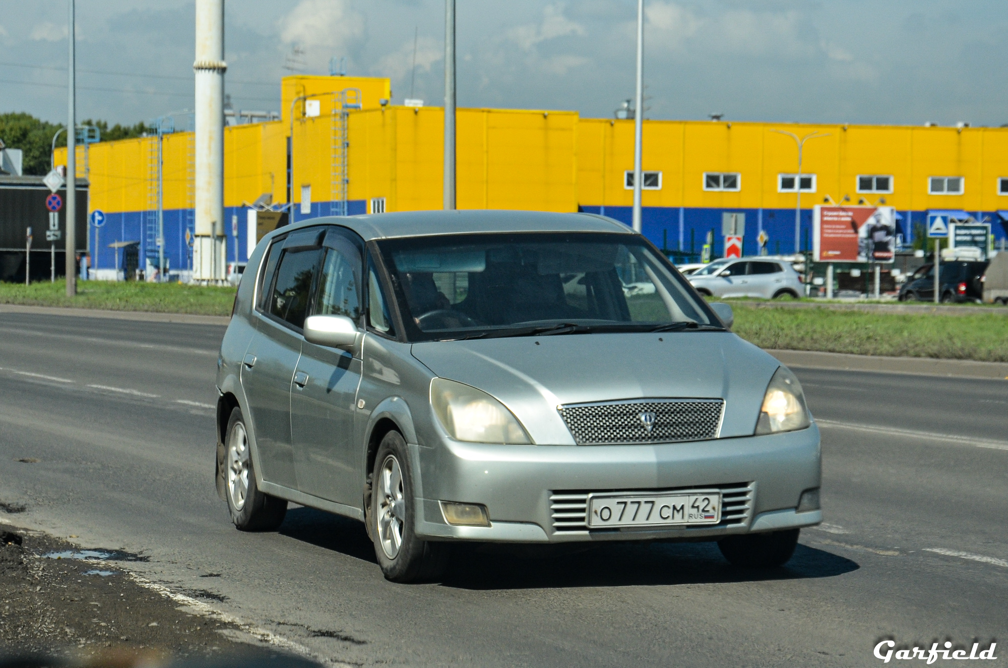 о 777 см 42, Toyota Opa 1st gen (XT10), 2000–2005