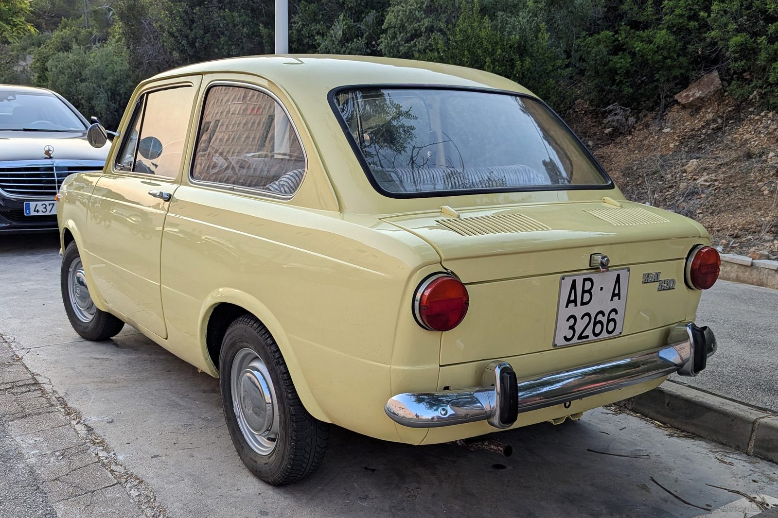 AB 3266 A, SEAT 850 Berlina, 2 door (EA/ED), 1966-1974