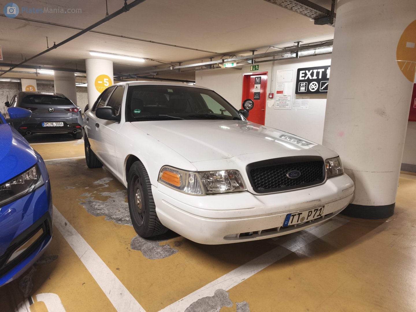 TT P 71, Ford Crown Victoria 2nd gen (EN114), 1997–2012