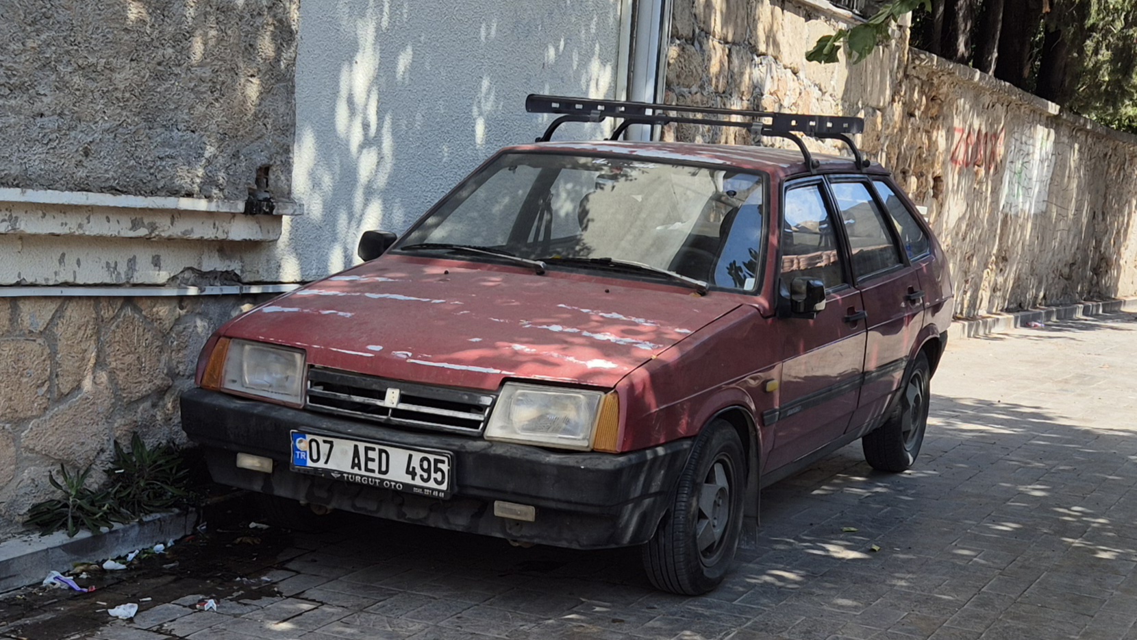 07 AED 495, Lada (VAZ) 2109 2109 Спутник (Samara/Forma/Sputnik), 1987–2004 (–2011 for others)