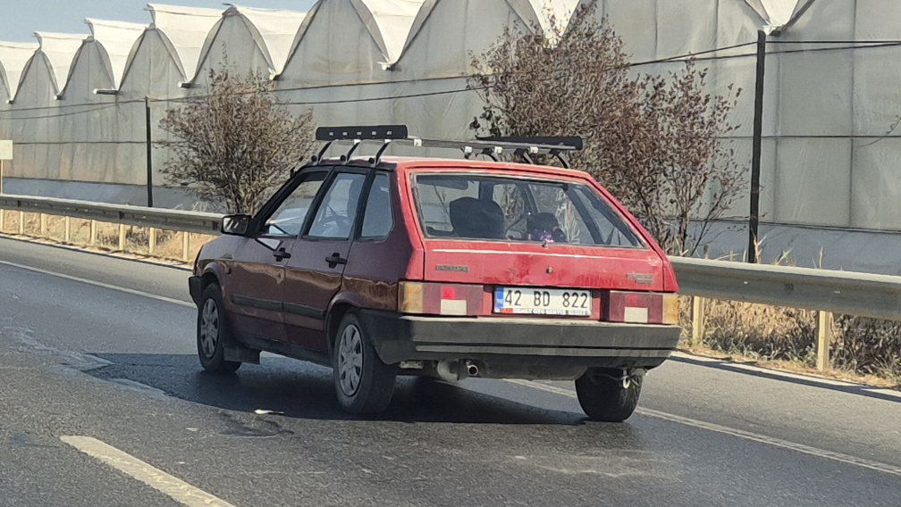 42 BD 822, Lada (VAZ) 2109 2109 Спутник (Samara/Forma/Sputnik), 1987–2004 (–2011 for others)
