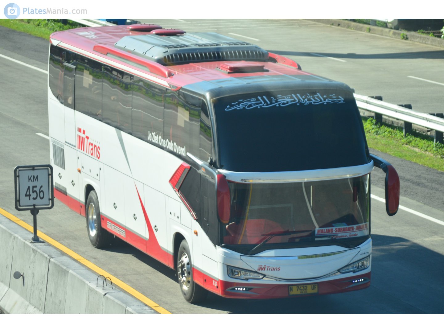 N 7432 UF, Volvo B8R 