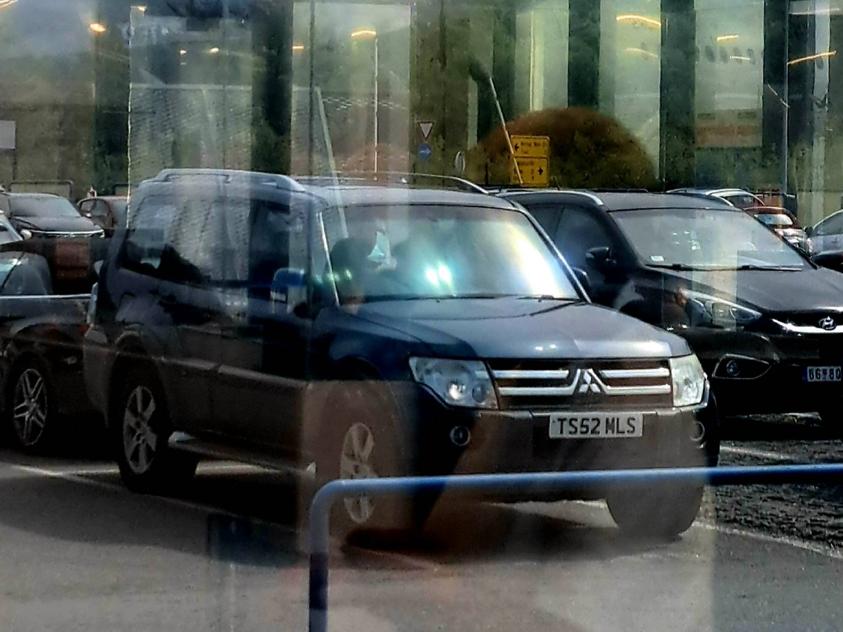 TS52MLS, Mitsubishi Shogun 3rd gen 5-door SUV (V60), 2000–2006