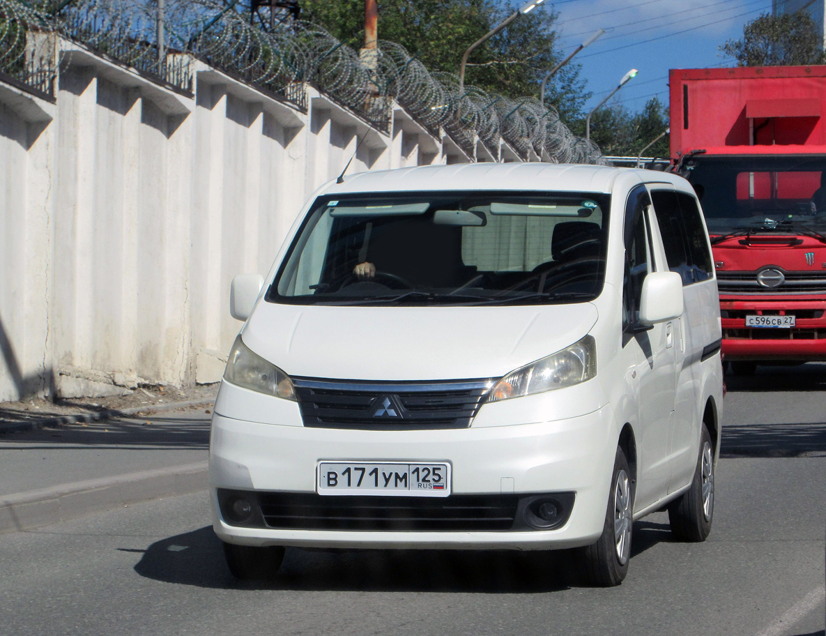 в 171 ум 125, Mitsubishi Delica D:3 Wagon, 2011–2019 (rebadged Nissan NV200)