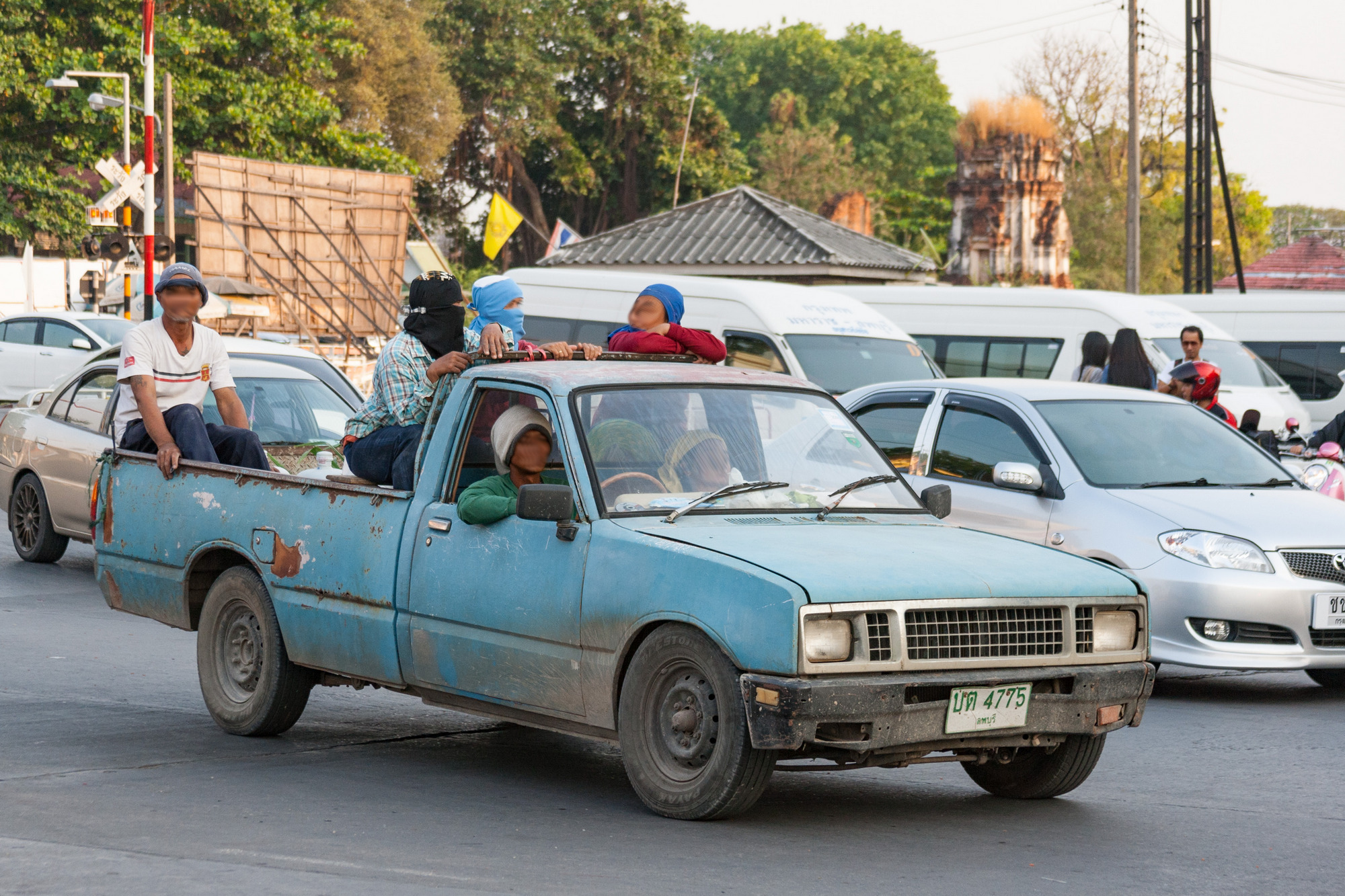 บต 4775, Isuzu Faster 2nd gen (KB), 1980-1988