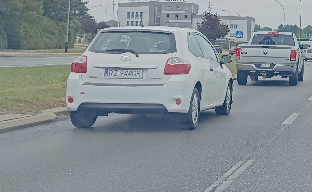 RZ 944GR, Toyota Auris 1st gen 3-door Hatch (E150), facelift, 2010–2012