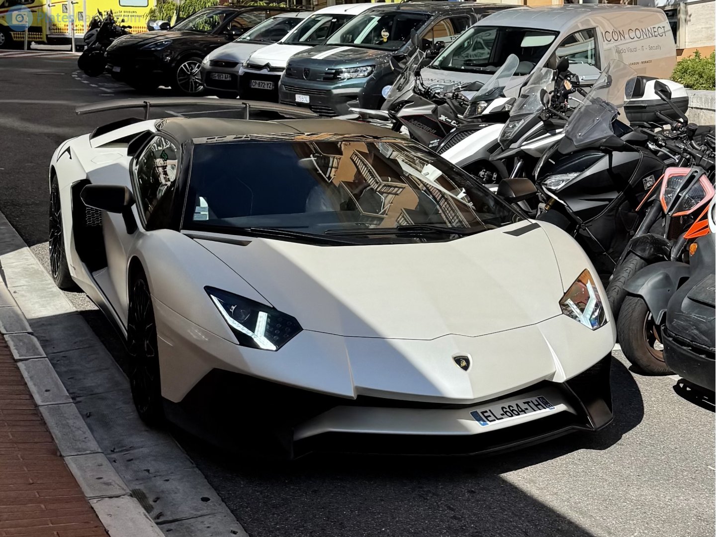 EL-664-TH, Lamborghini Aventador LP750-4 SuperVeloce, 2015–2017