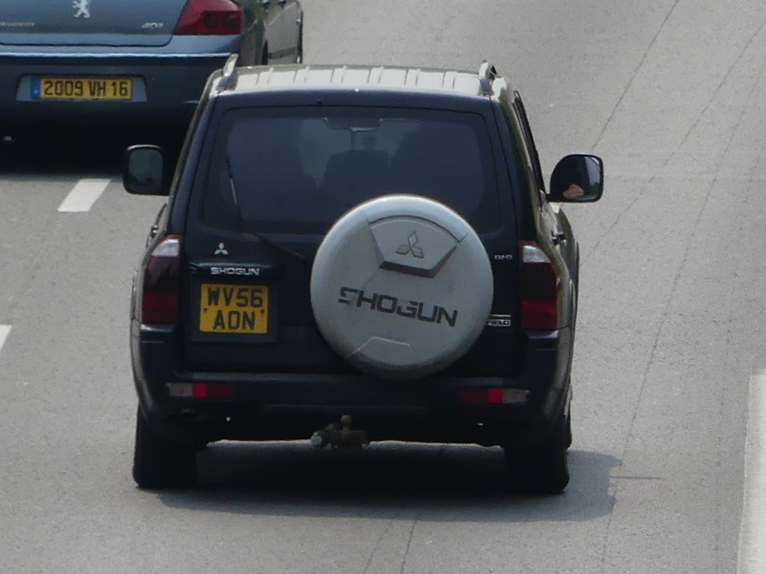 WV56AON, Mitsubishi Shogun 3rd gen 5-door SUV (V60), 2000–2006