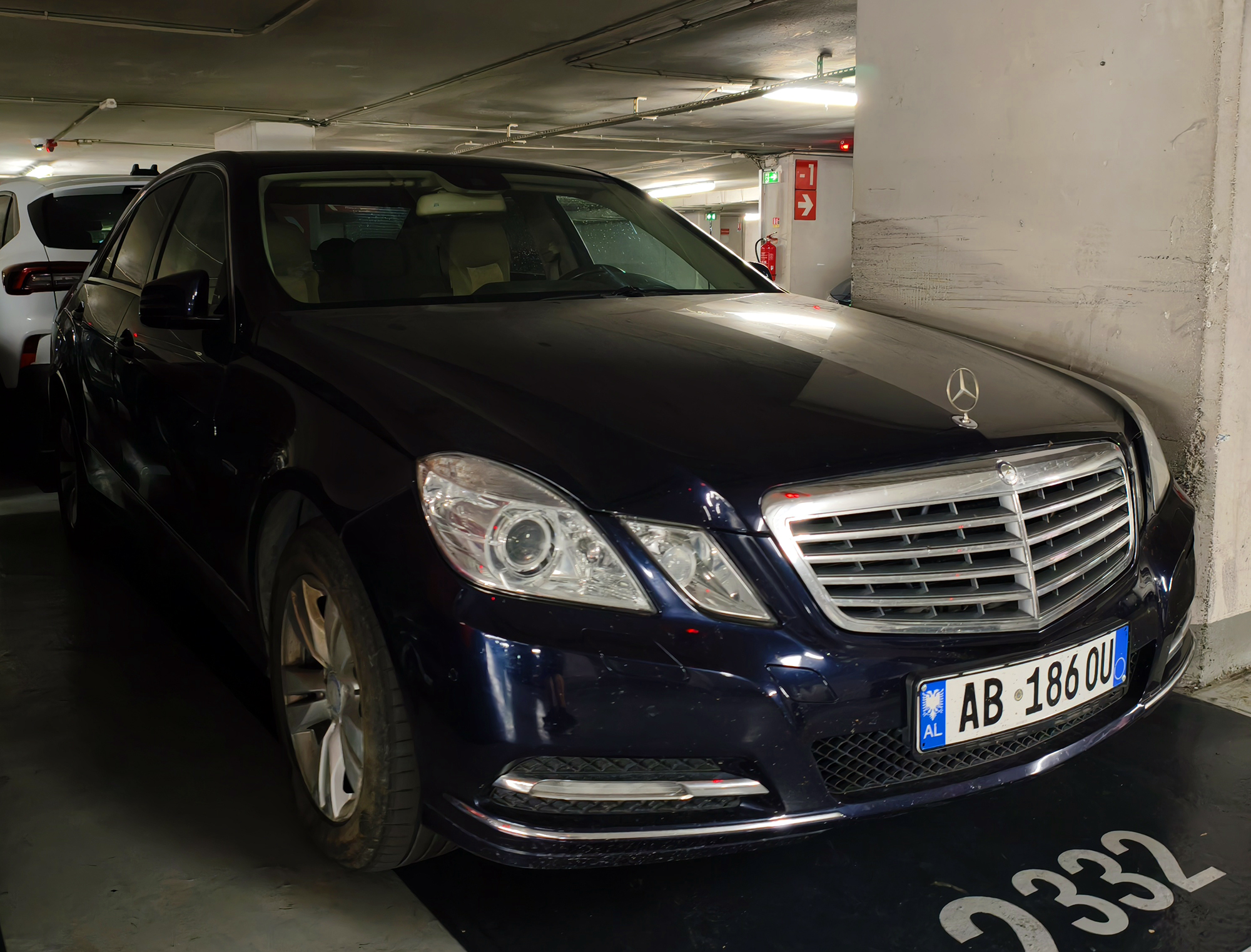 AB 186 OU, Mercedes-Benz E-Klasse 4th gen Sedan (W212), 2009­–2013