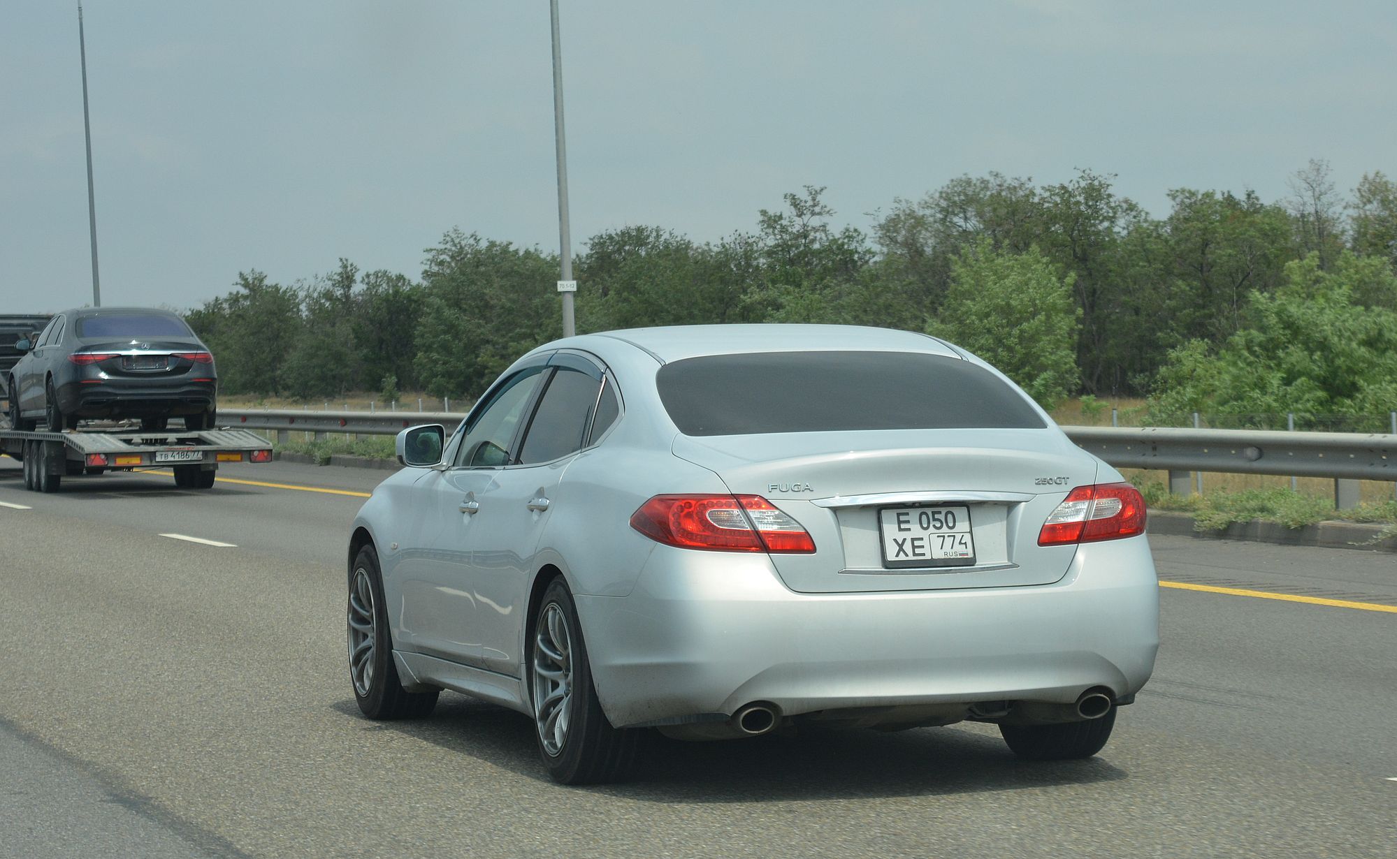 е 050 хе 774, Nissan Fuga 