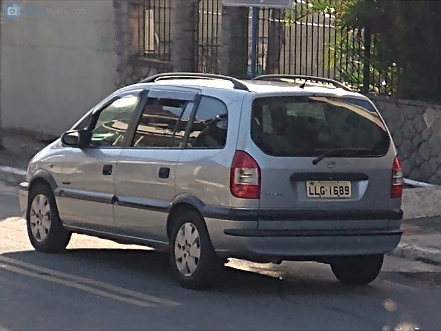 LLG-1689, Chevrolet Zafira 1st gen (A) (GM3000), 2001–2012