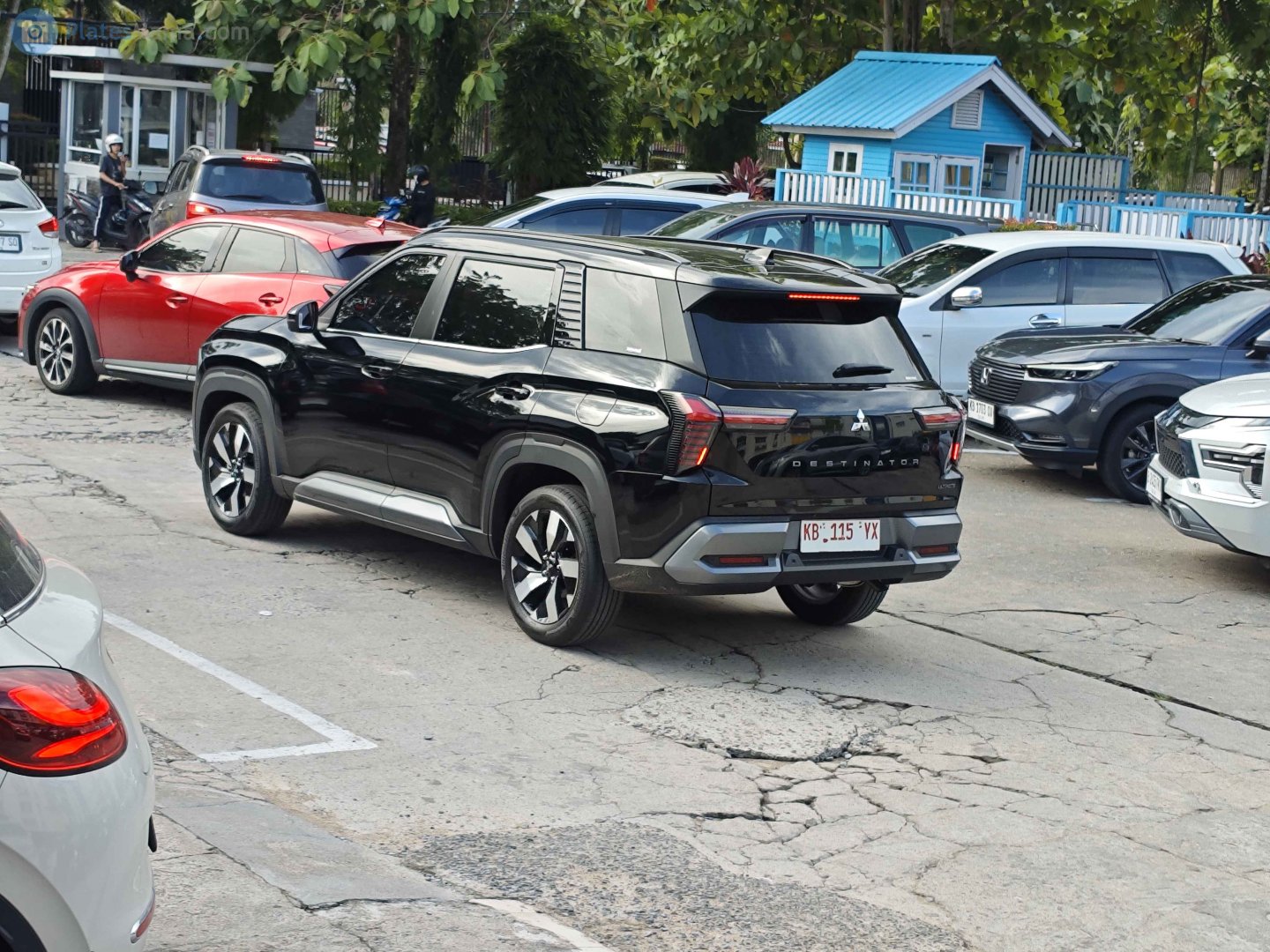 KB 115 YX, Mitsubishi Destinator 