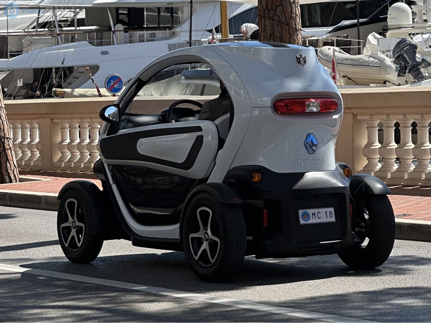 MC18, Renault Twizy Z.E. 1st gen Urban (M09e), 2012–2023