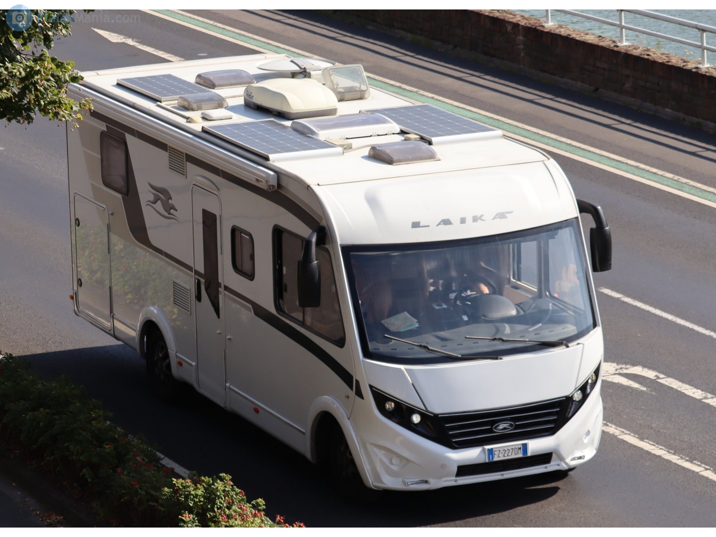 FZ 227 DM, Laika Kosmo 