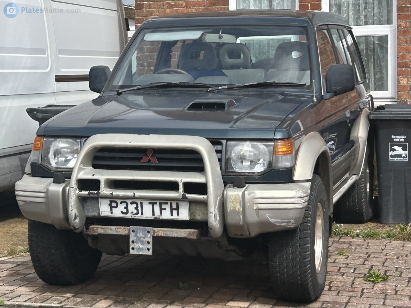 P331TFH, Mitsubishi Shogun 2nd gen 5-door SUV (V20), 1991–1999