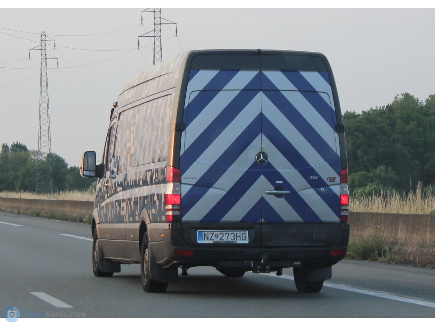 NZ-273HG, Mercedes-Benz Sprinter 2nd gen (W906), 2006–2013