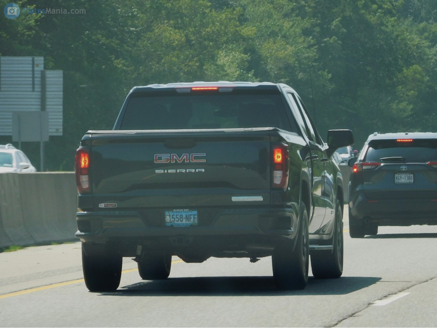 558-NFF, GMC Sierra 5th gen (T1XX), 2018–