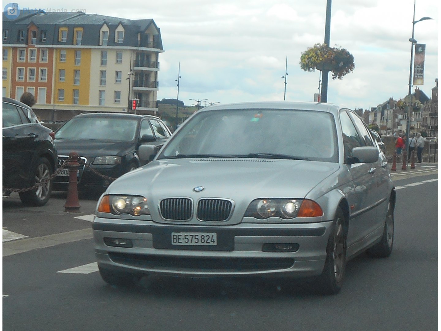 BE 575824, BMW 3 Series 4th gen Sedan (E46), 1998–2005