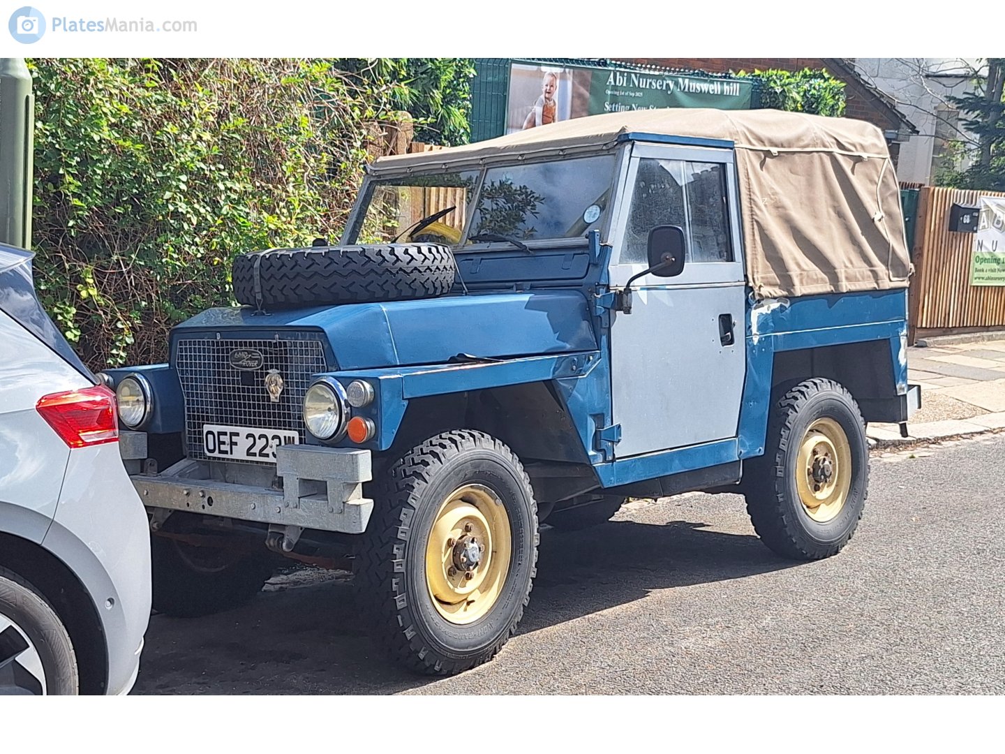 OEF223W, Land Rover Lightweight 1st gen (Series IIA/III), 1968–1984