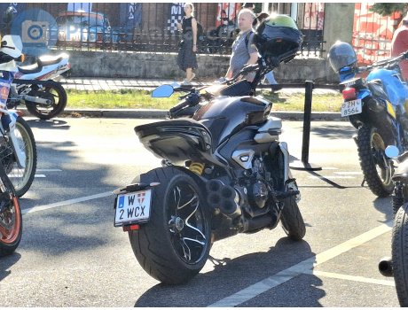 W 2 WCX, Ducati Diavel