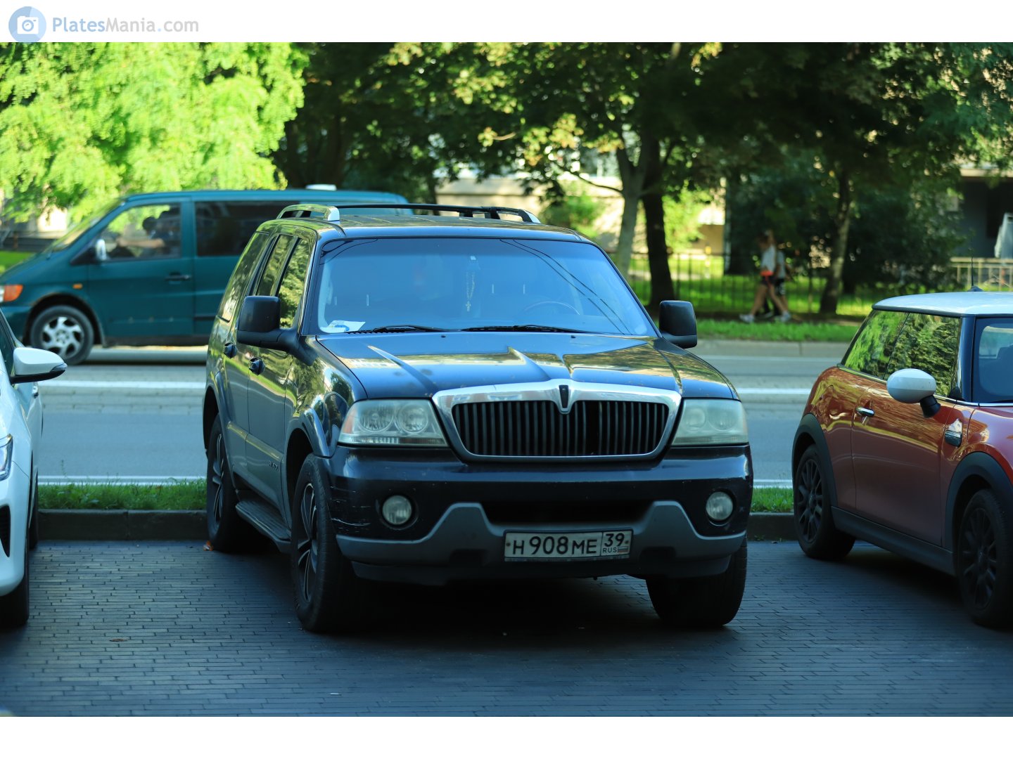 н 908 ме 39, Lincoln Aviator 1st gen (UN152), 2002–2005