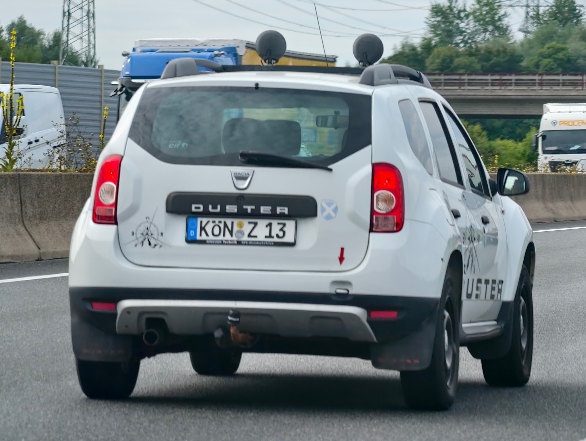 KÖN Z 13, Dacia Duster 1st gen SUV (HS/H79), 2010–2017