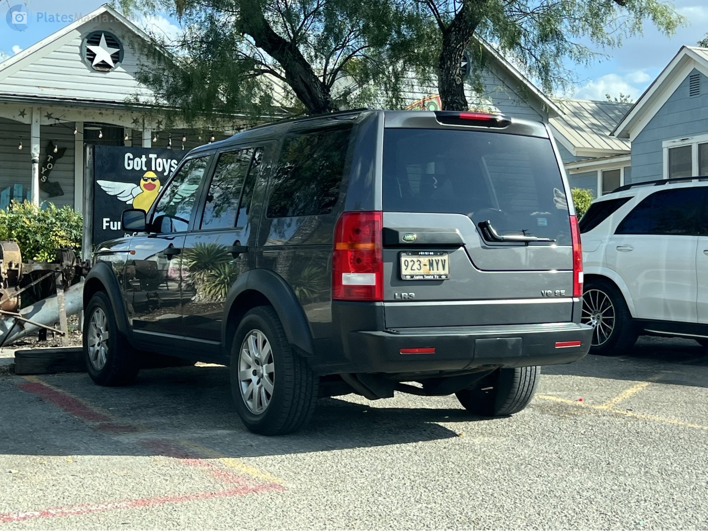 923-MYV, Land Rover Discovery 3rd gen (LR3) (L319), 2004–2009