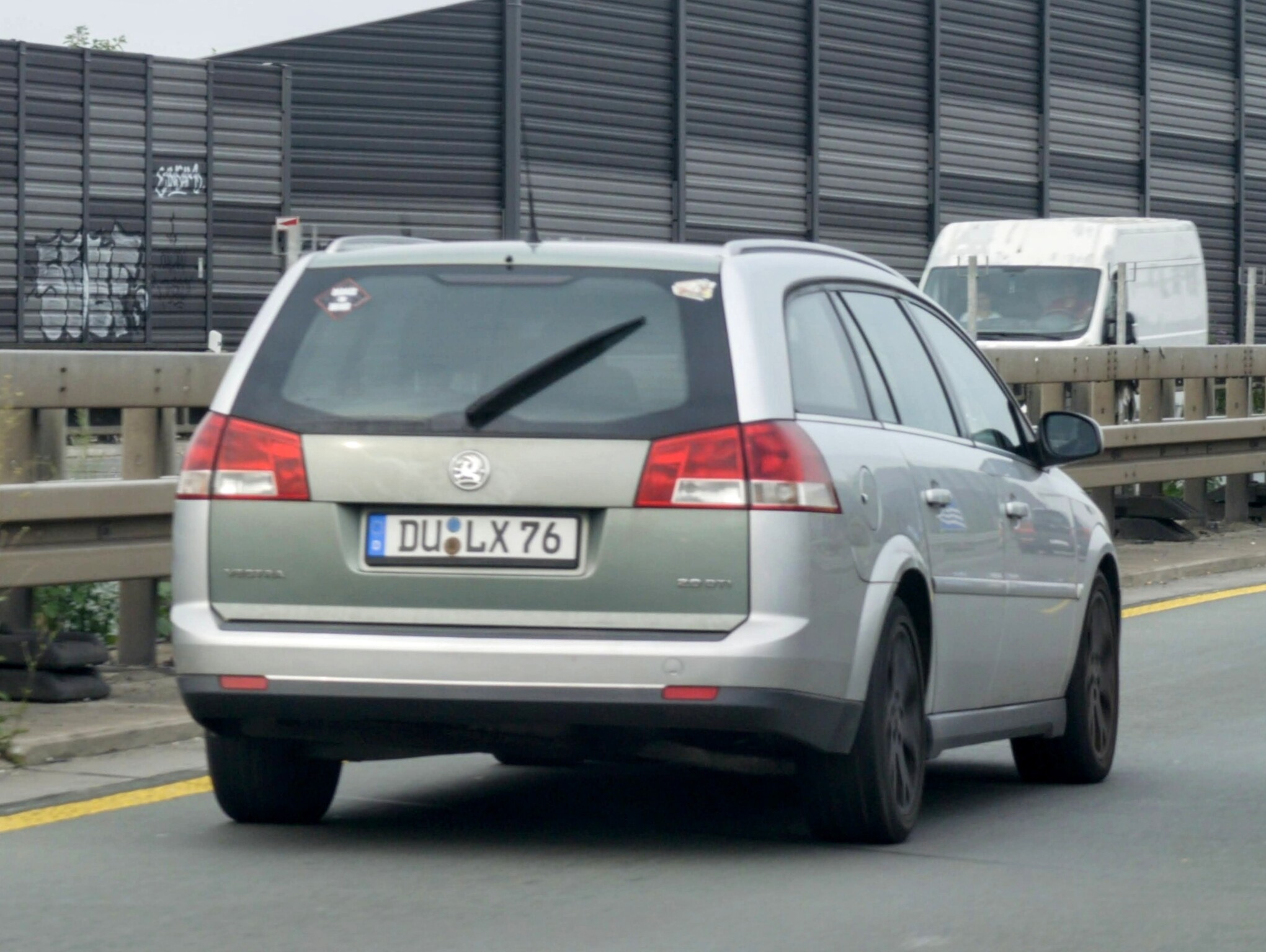 DU LX 76, Vauxhall Vectra 2nd gen Estate (C; Z02), 2003–2005
