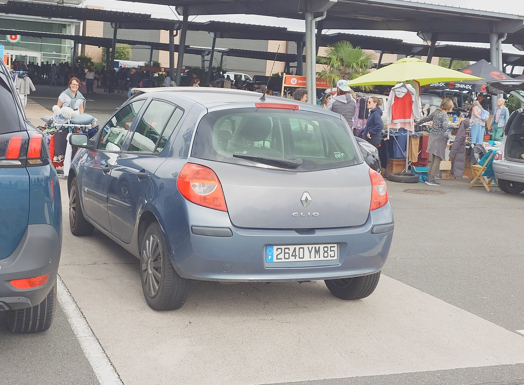 2640 YM 85, Renault Clio 2nd gen 5-door Hatch (B65), 1st facelift, 2001–2006