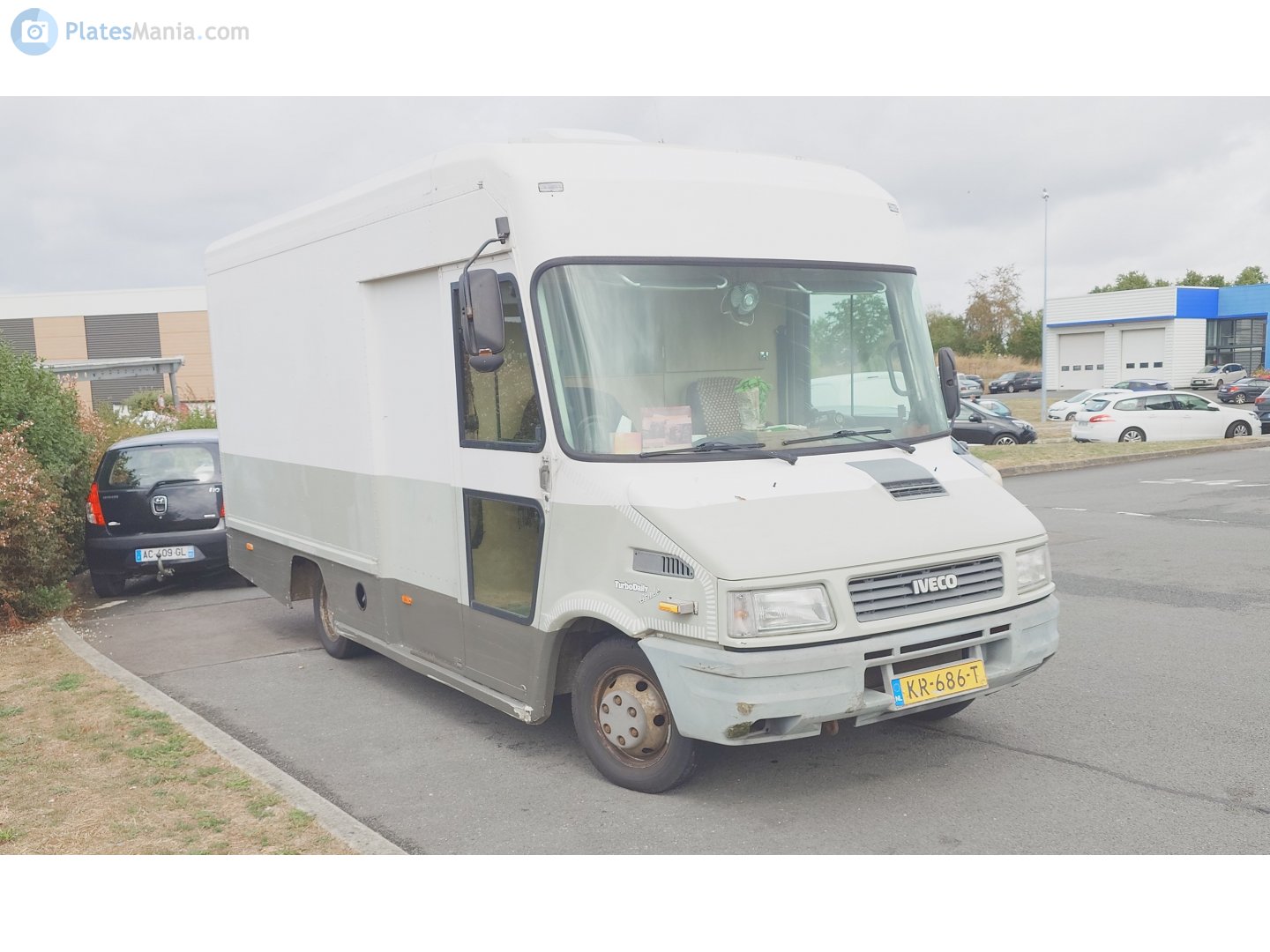 KR-686-T, Iveco Daily 2nd gen (Turbo Daily), 1989–2000 (­–2010 for CN-market)