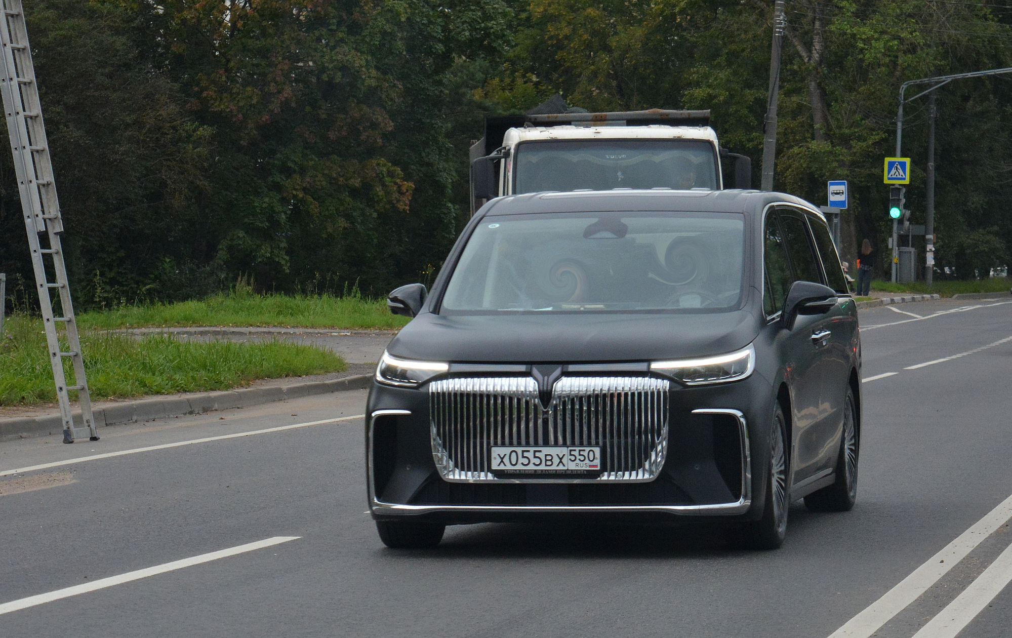 х 055 вх 550, Voyah (Lantu) Dreamer (Dream/Mengxiangjia) 1st gen (ESSA), 2022–