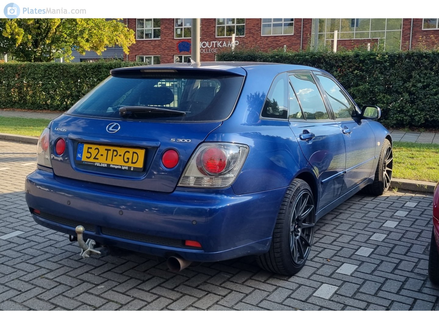 52-TP-GD, Lexus IS 1st gen SportCross Wagon (XE10), 2001–2005