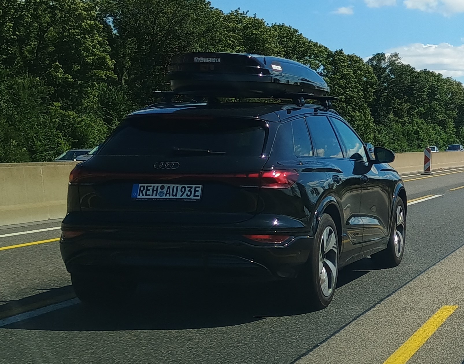 REH AU 93 E, Audi Q8 1st gen e-tron SUV, facelift, 2022–2025