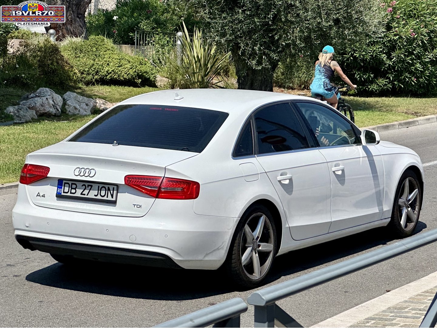 DB 27 JON, Audi A4 4th gen Sedan (B8/8K2), facelift, 2012–2016