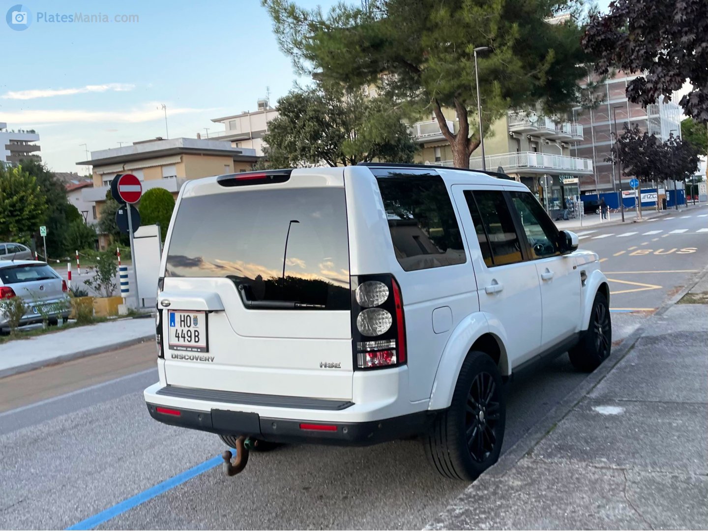 HO 449 B, Land Rover Discovery 4th gen (LR4) (L319), 2009–2016