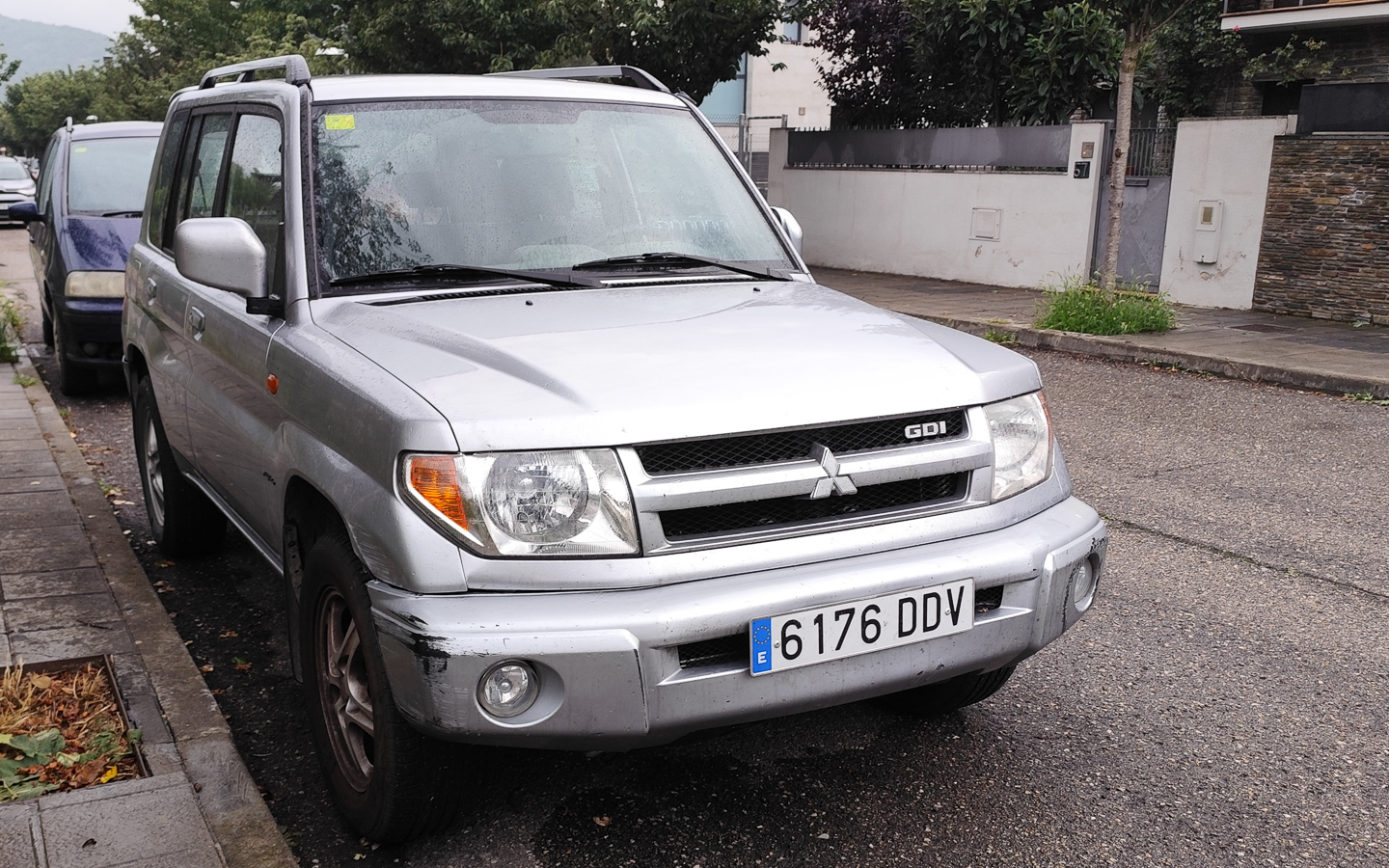 6176 DDV, Mitsubishi Montero iO 1st gen 5-door SUV (H60/H70), 1998–2007
