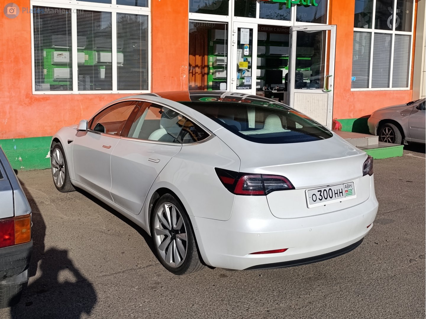 о 300 нн, Tesla Model 3 1st gen (5YJ3), 2017–2023
