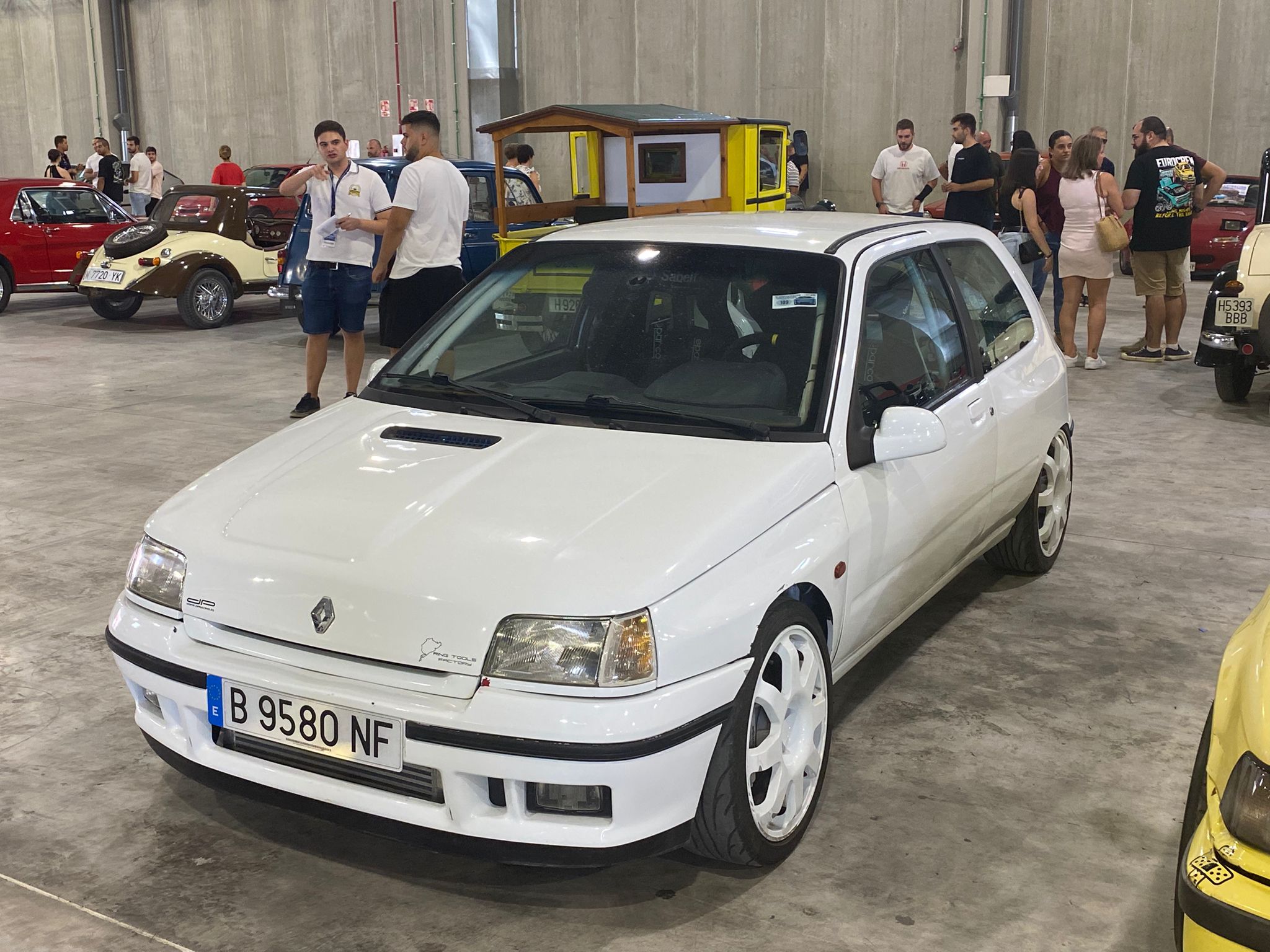B 9580 NF, Renault Clio 1st gen 3-door Hatch (C57), 1990–1996