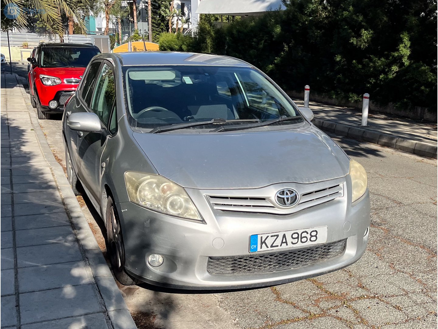 KZA 968, Toyota Auris 1st gen 5-door Hatch (E150), facelift, 2009–2012