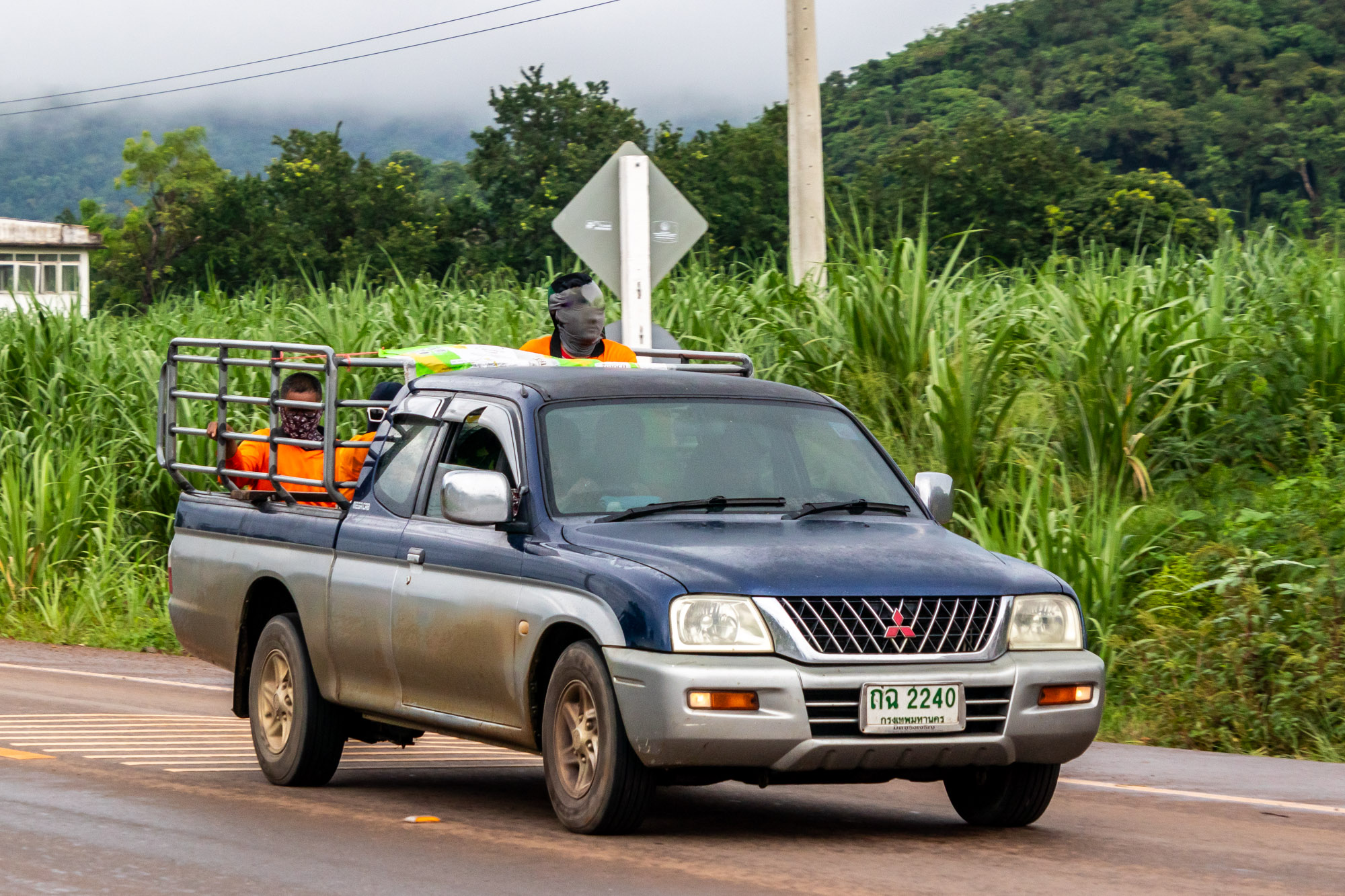 ถฉ 2240, Mitsubishi Strada 2nd gen (K50/K60/K70), 1997–2006