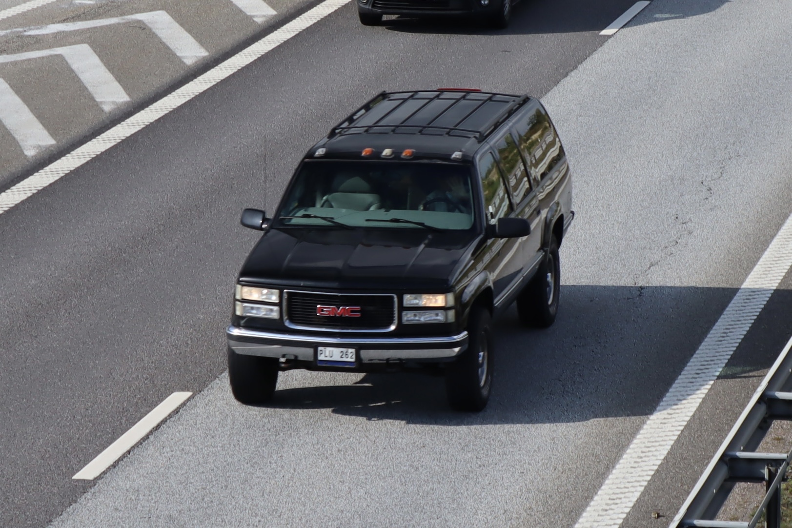 PLU 262, GMC Suburban 8th gen (GMT425), 1991–1999