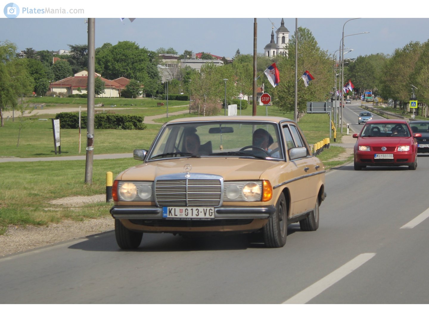 KL 013-VG, Mercedes-Benz E-Klasse 200–300 Sedan (W123), 1975­–1986
